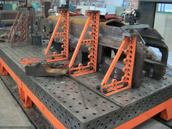 The 3D Welding Bench is a versatile and high-precision tool designed for modern welding operations,ideal for both professional workshops and industrial manufacturing.It integrates flexibility,stability and durability,solving the pain points