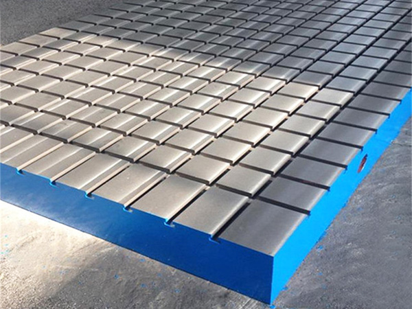 The industrial cast iron platform,also known as cast iron surface plate,is an indispensable high-precision planar reference tool in modern manufacturing,widely used across machinery,automotive,aerospace,and mold industries.It serves as the